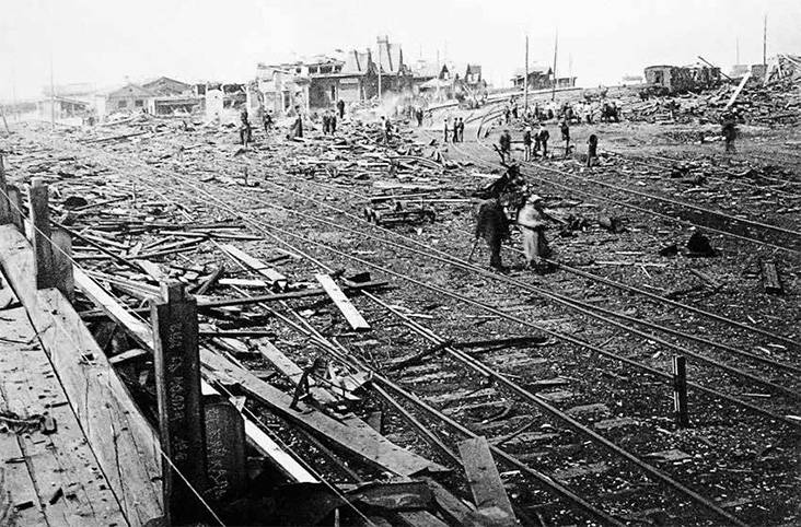  Разрушения на станции Байкал Кругобайкальской железной дороги после взрыва боеприпасов. Иркутская губерния. 1918 год
