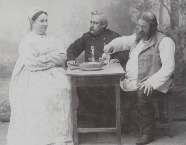 Сцена из спектакля по комедии Островского «Горячее сердце». 1901 год
